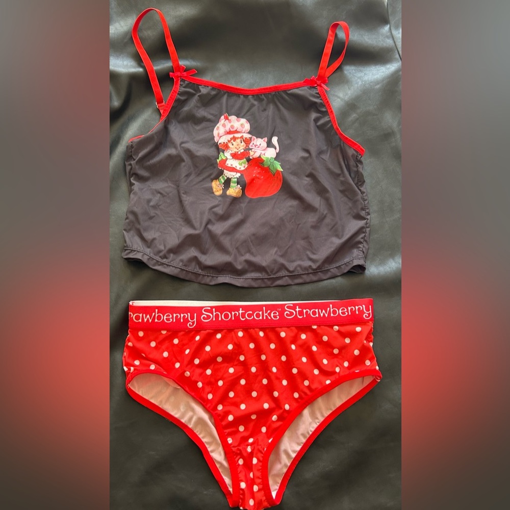 NWOT Strawberry Shortcake |
ROMWE